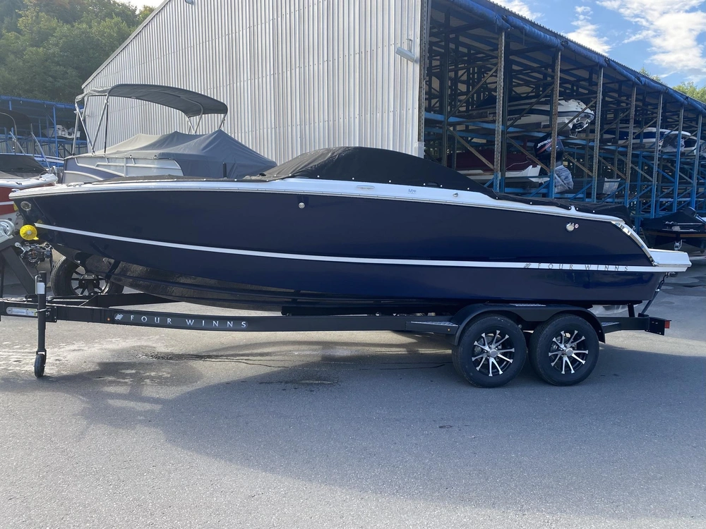 2026 Four Winns H2 Freedom Mercruiser 4.5l alt