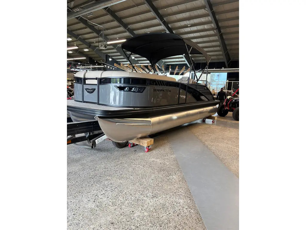 Bennington Marine 23 LXS 2026