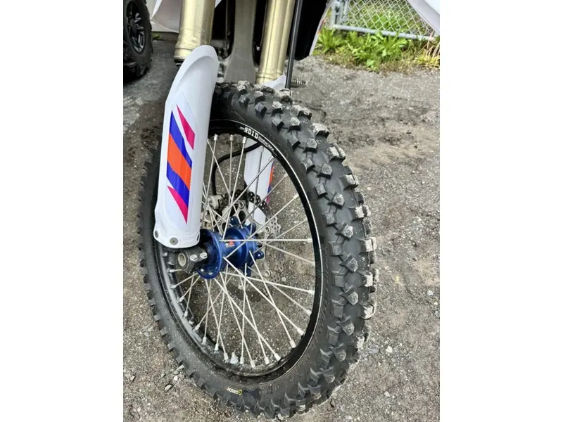 2024 Yamaha YZ450FX thumbnail 9