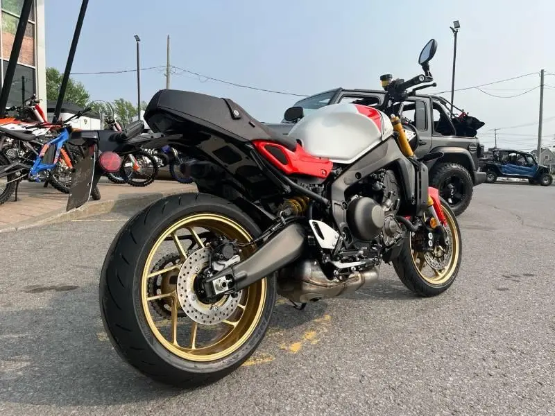 2025 Yamaha XSR900