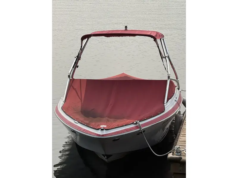 Four Winns H200 VOLVO PENTA 4.3L 2009