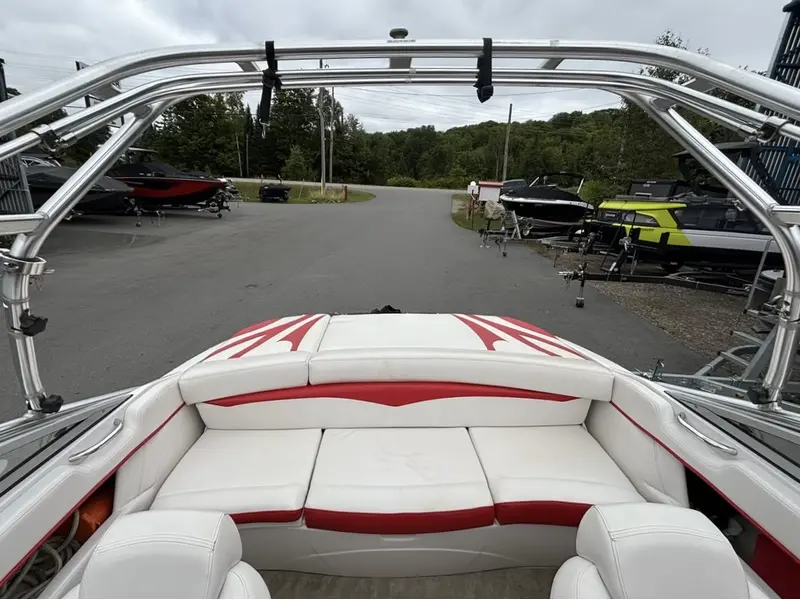 Four Winns H200 VOLVO PENTA 4.3L 2009