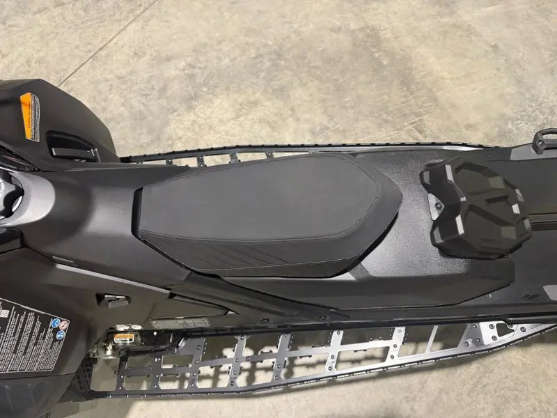 2026 Ski-Doo SUMMIT ADR w/ EDGE Pkg 154 850 E-TEC PowderMax Light FlexEdge 2.5'' SHOT