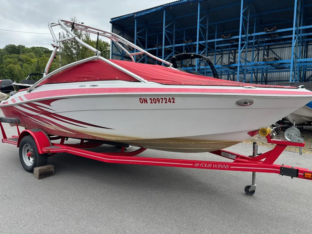 2009 Four Winns H200 Volvo Penta 4.3l alt