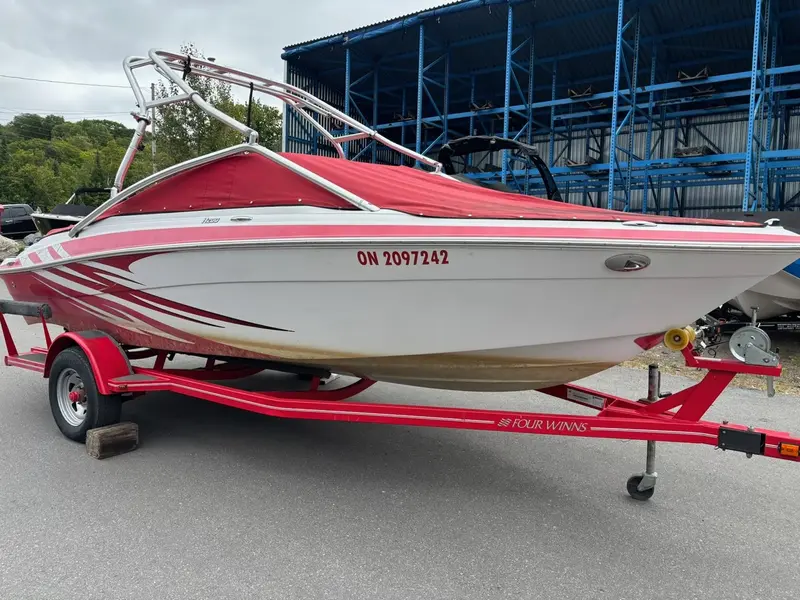 Four Winns H200 VOLVO PENTA 4.3L 2009