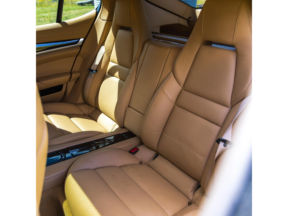 2010 Porsche Panamera 4s alt