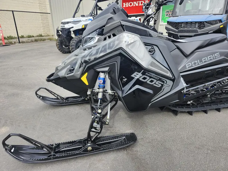 2025 Polaris Boost RMK KHAOS 155 - 7S Display