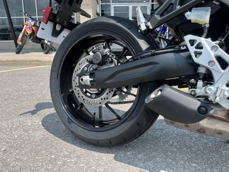 2025 Suzuki Gsx-8r alt