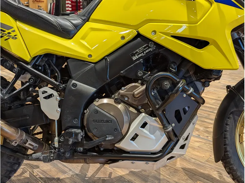 2020 Suzuki V-Strom 1050XA // Champion Yellow thumbnail 6