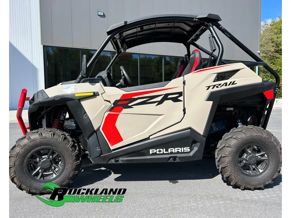 2025 Polaris RZR 900 TRAIL ULTIMATE EPS - BACK-UP CAMERA, SPORT ROOF, WINCH AND MORE!!