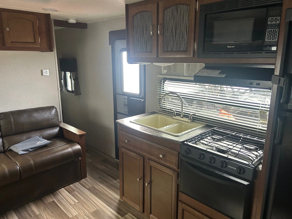 Coachmen Freedom Express 24se 2018 alt