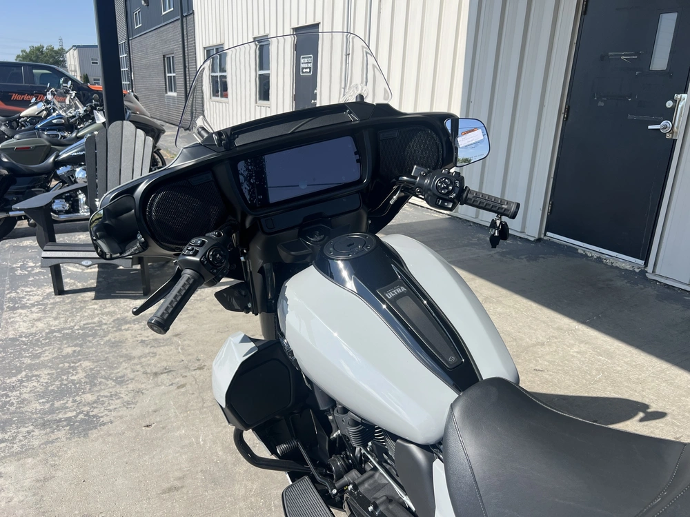 2025 Harley-davidson Street Glide Ultra alt