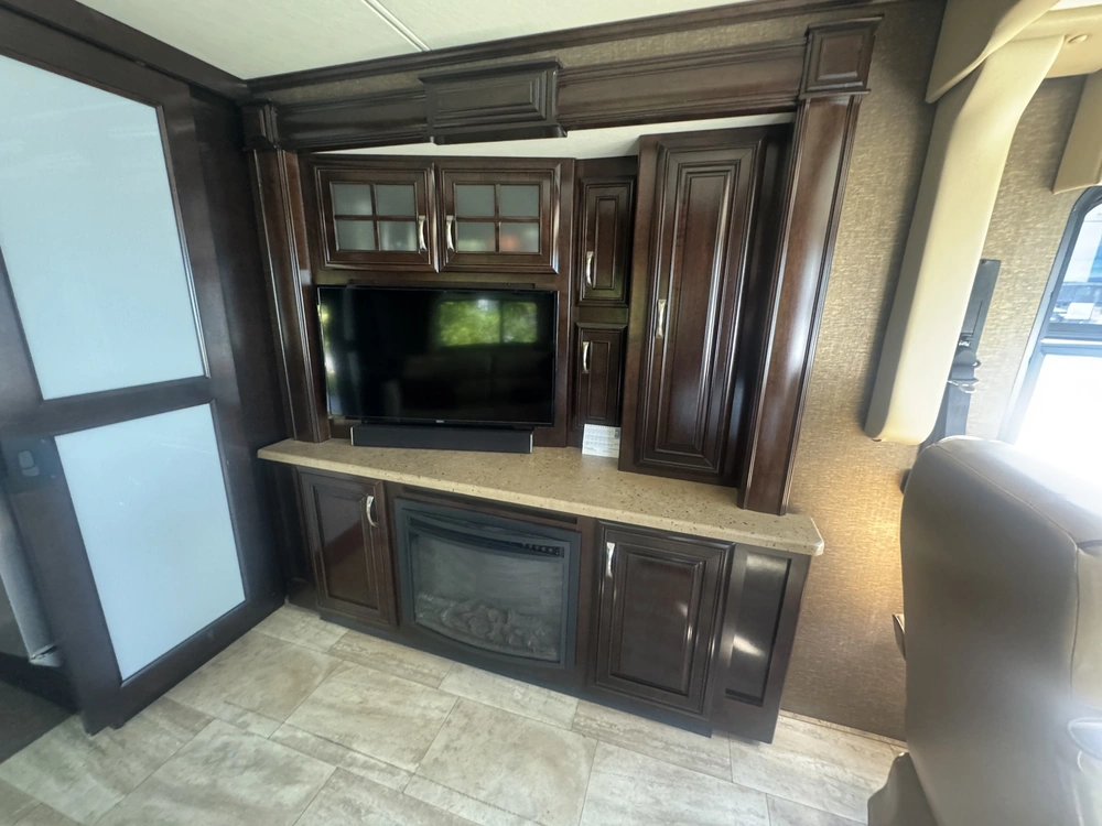 Thor Motor Coach Challenger 37 Yt 2017 alt