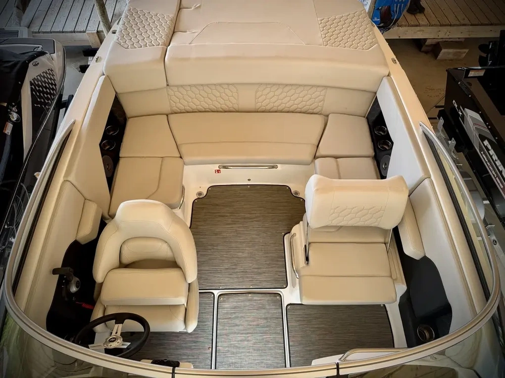 2026 Four Winns H2 Freedom Mercruiser 4.5l alt