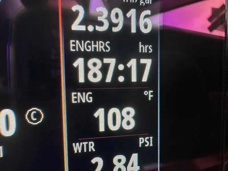 2023 Four Winns HD3 IO  M6.2L 300B