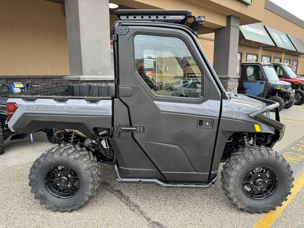 2025 Polaris Rgr Xp 1000 Ns Ed Premium - Stealth Gray Premium alt