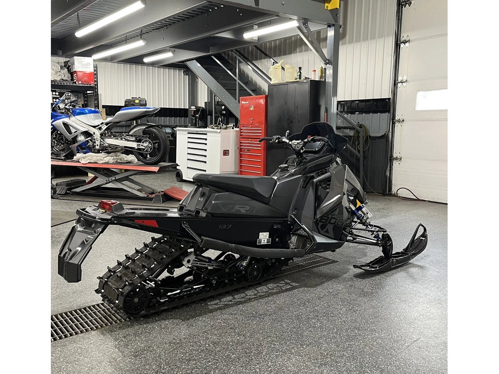 Polaris Patriot Boost Indy Vr1 137 2025 alt