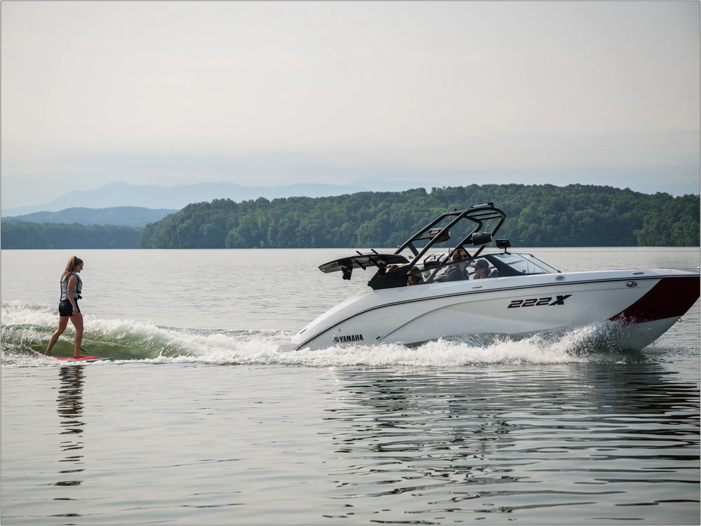 2026 Yamaha 222xd alt