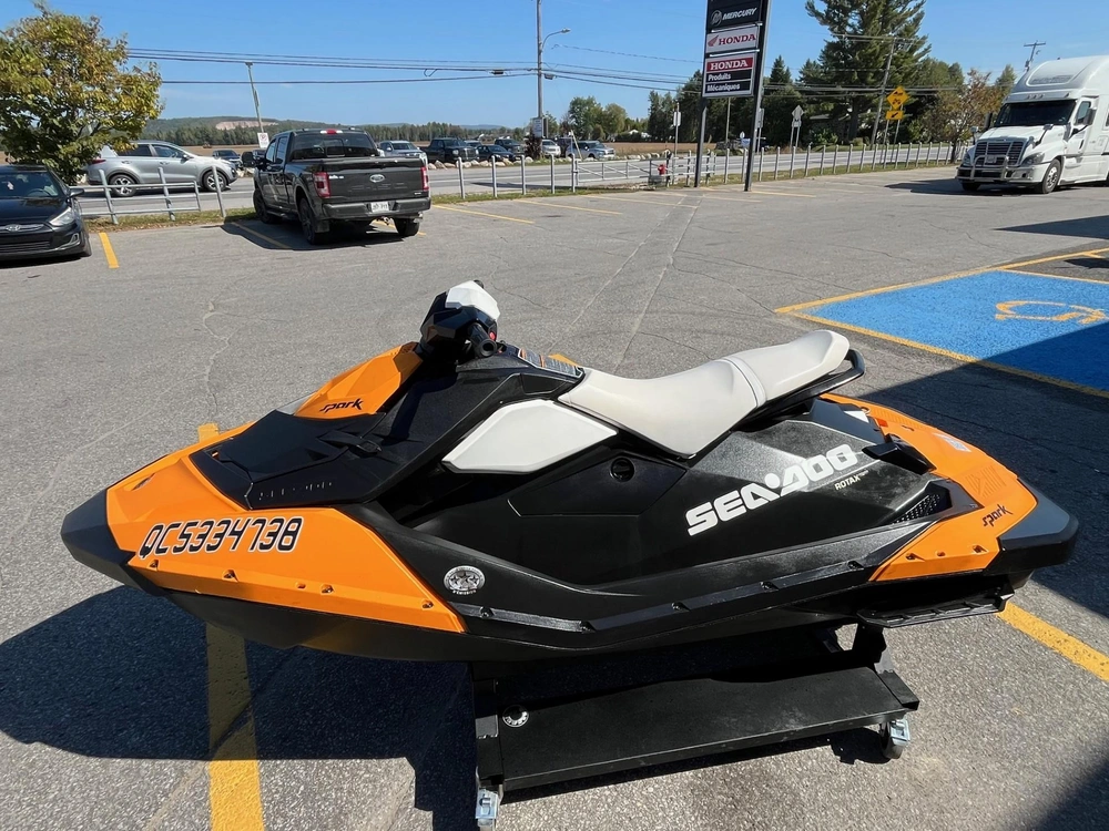 Sea-doo Spark 2 Places Base 2015 alt