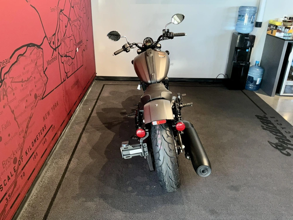 2025 Indian Motorcycle Scout Sixty Bobber Limited alt