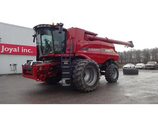 2014 Case IH 8230
