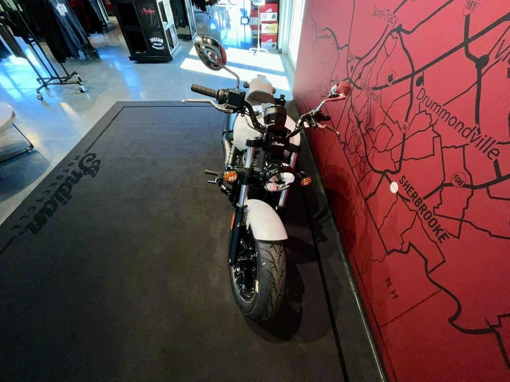 2025 Indian Motorcycle Scout Sixty Bobber Limited alt