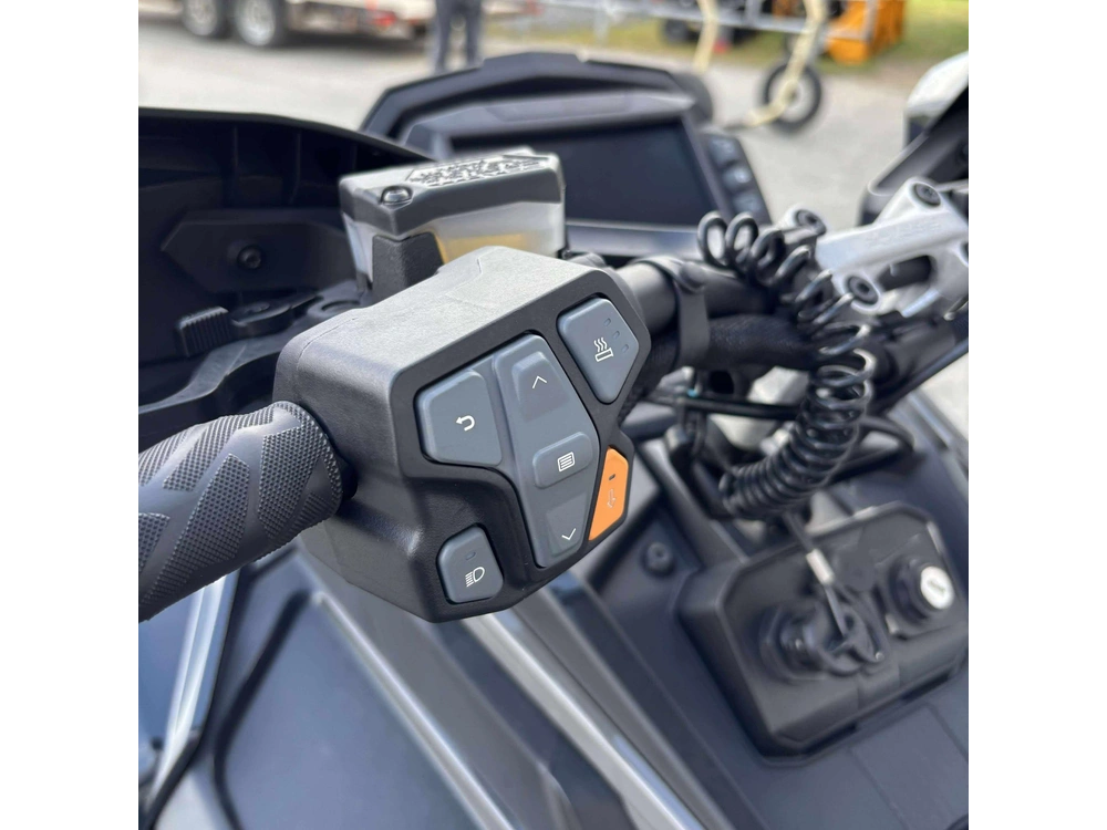 Polaris 650 Indy Xcr 136 S25tdl6rs 2025 alt