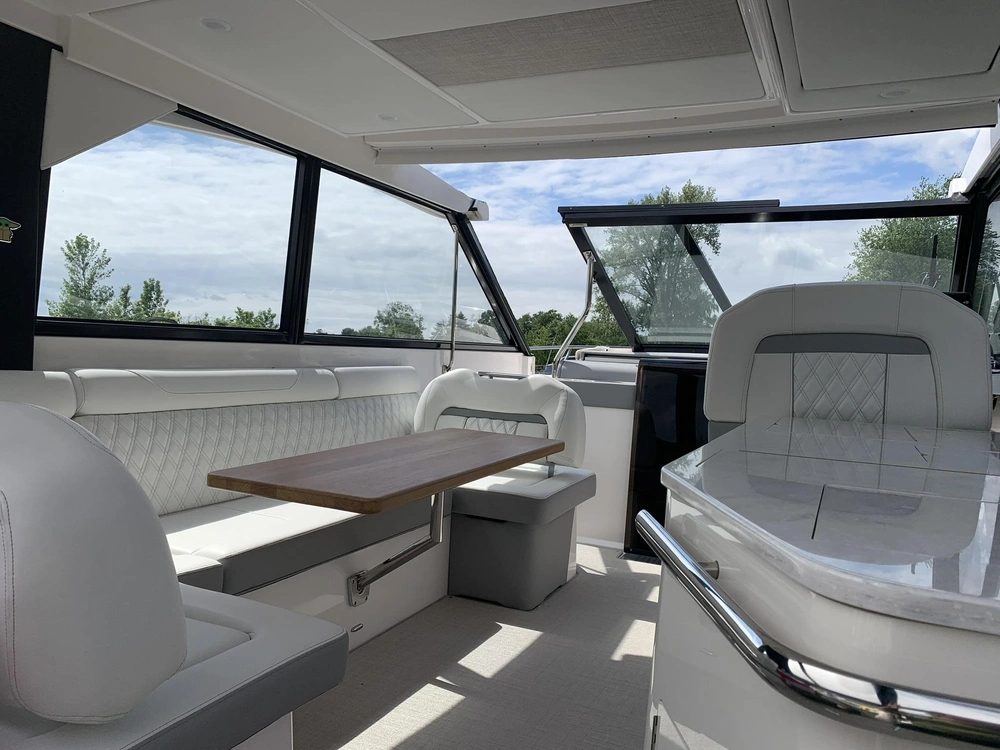 Regal 36 Grand Coupe 2022 alt