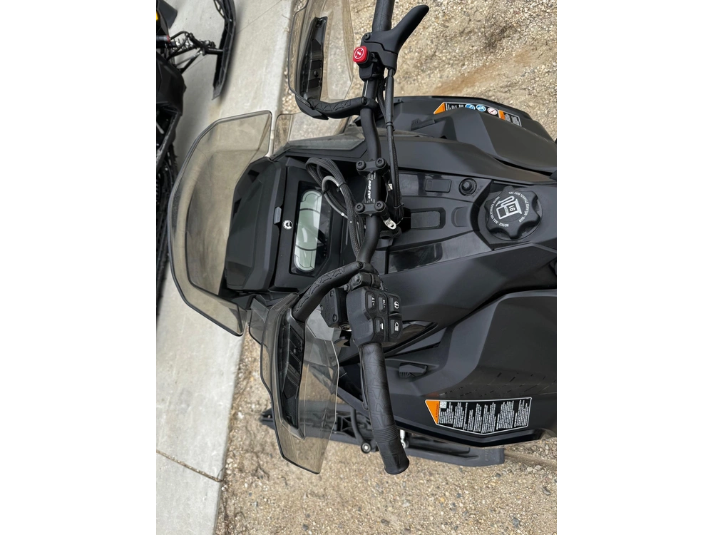 2025 Ski-doo Mxz X 850 Etec 137x1.25 alt