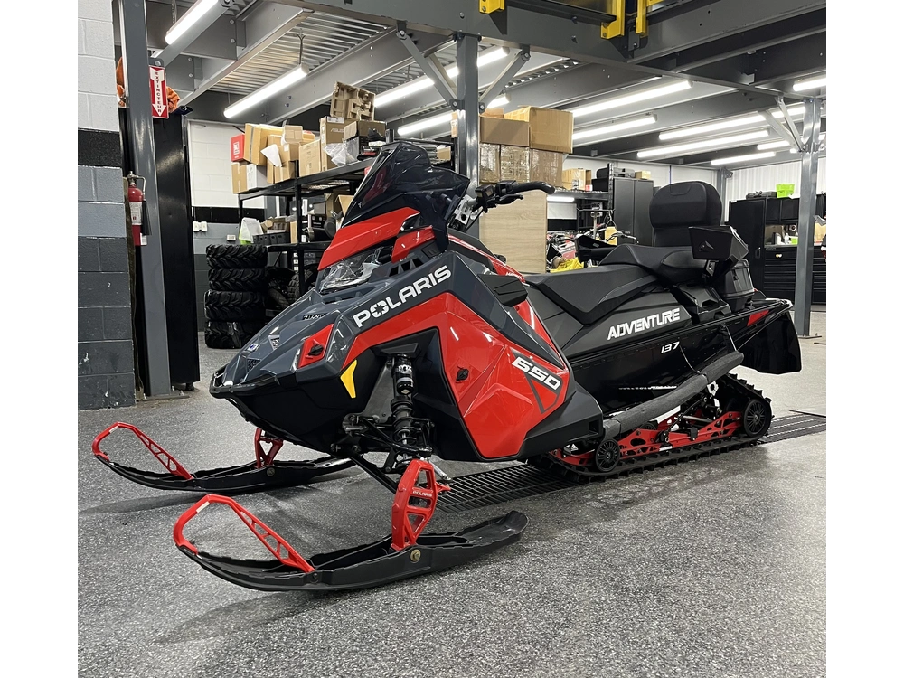 Polaris 650 Indy Adventure 137 2024 alt