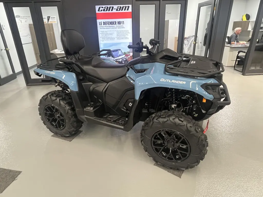 Can-Am OUTLANDER MAX 700 XT  2026