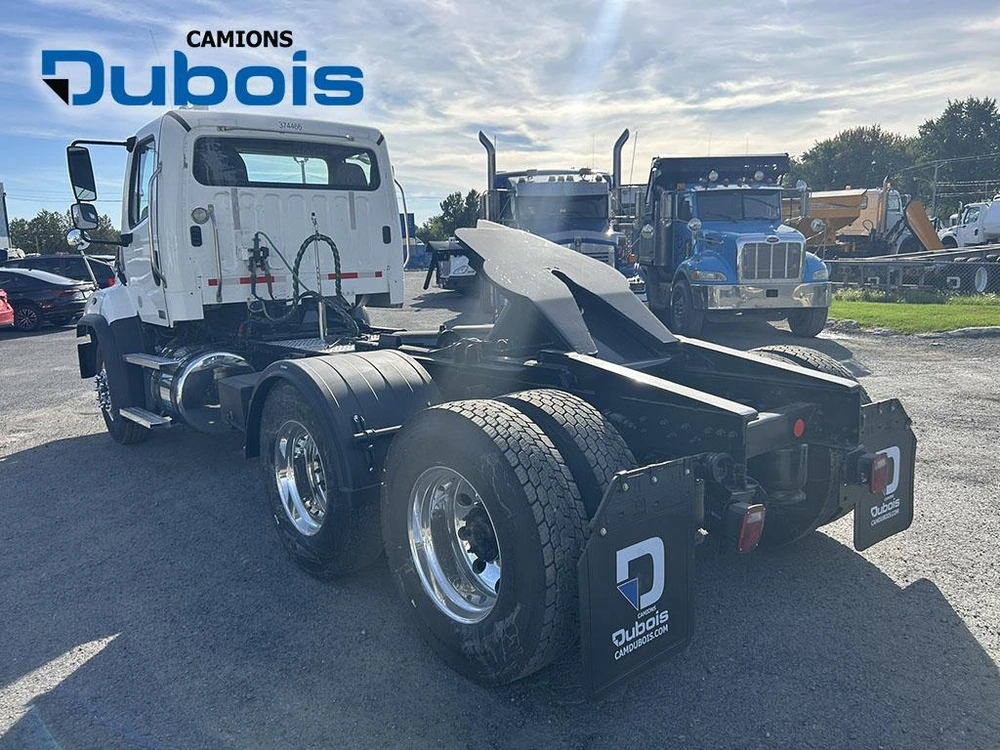 Freightliner 114sd 2021 alt