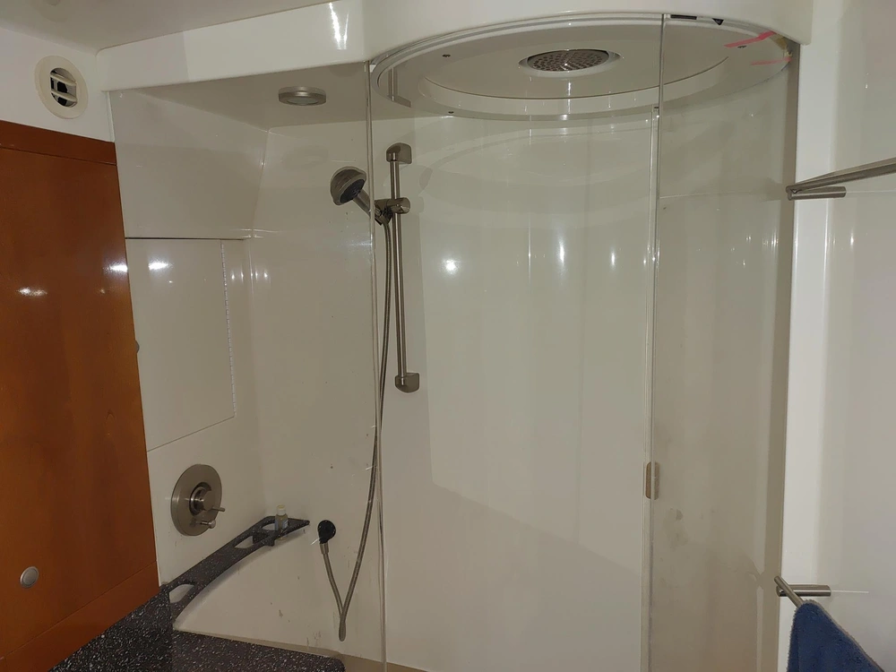 Formula 47 Yacht 2004 alt