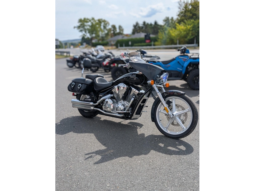 2010 Honda Vt 1300 Sabre | 🏍️ Comparable Yamaha V Star 1300 & Suzuki Boulevard C90 🏍️ | 🌆 Rival Harley-davidson Street 750 & Indian Scout 1200 🌆 alt
