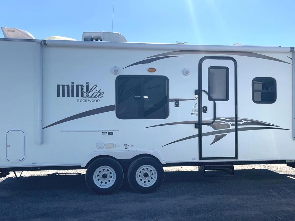 Rockwood Mini Lite 2304 2015 alt