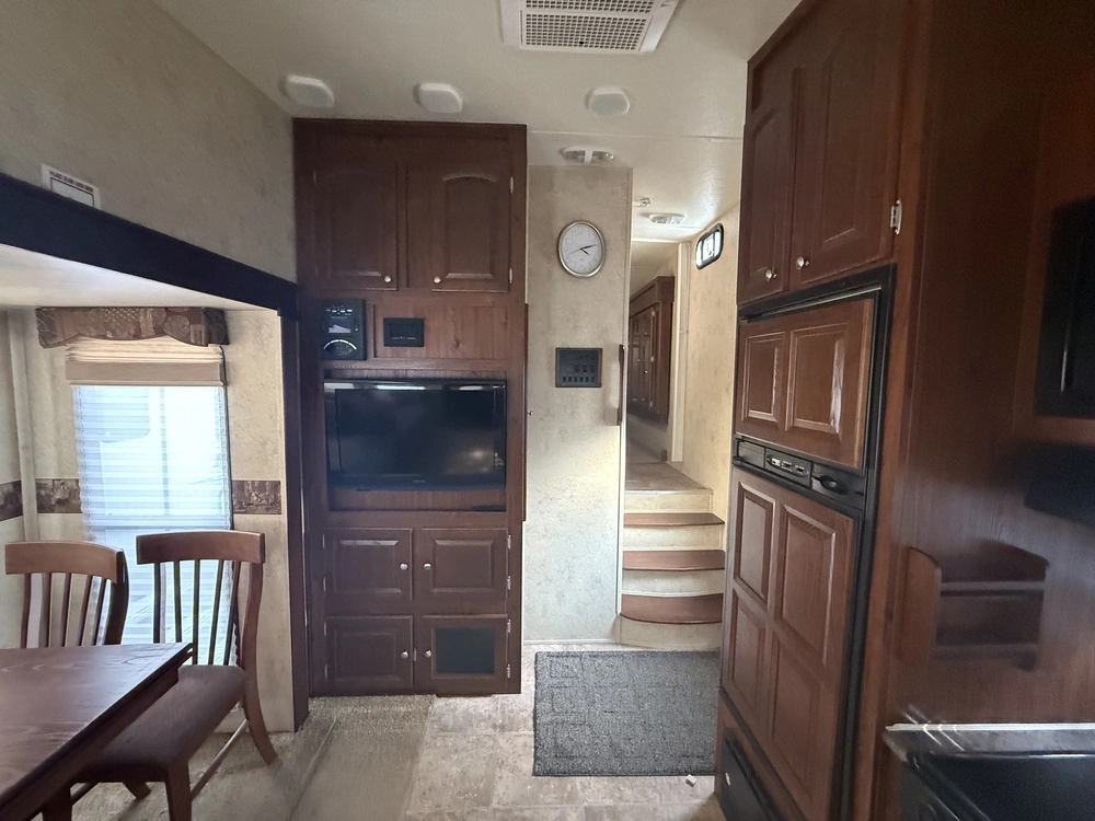 Forest River Flagstaff 8258fw 2011 alt