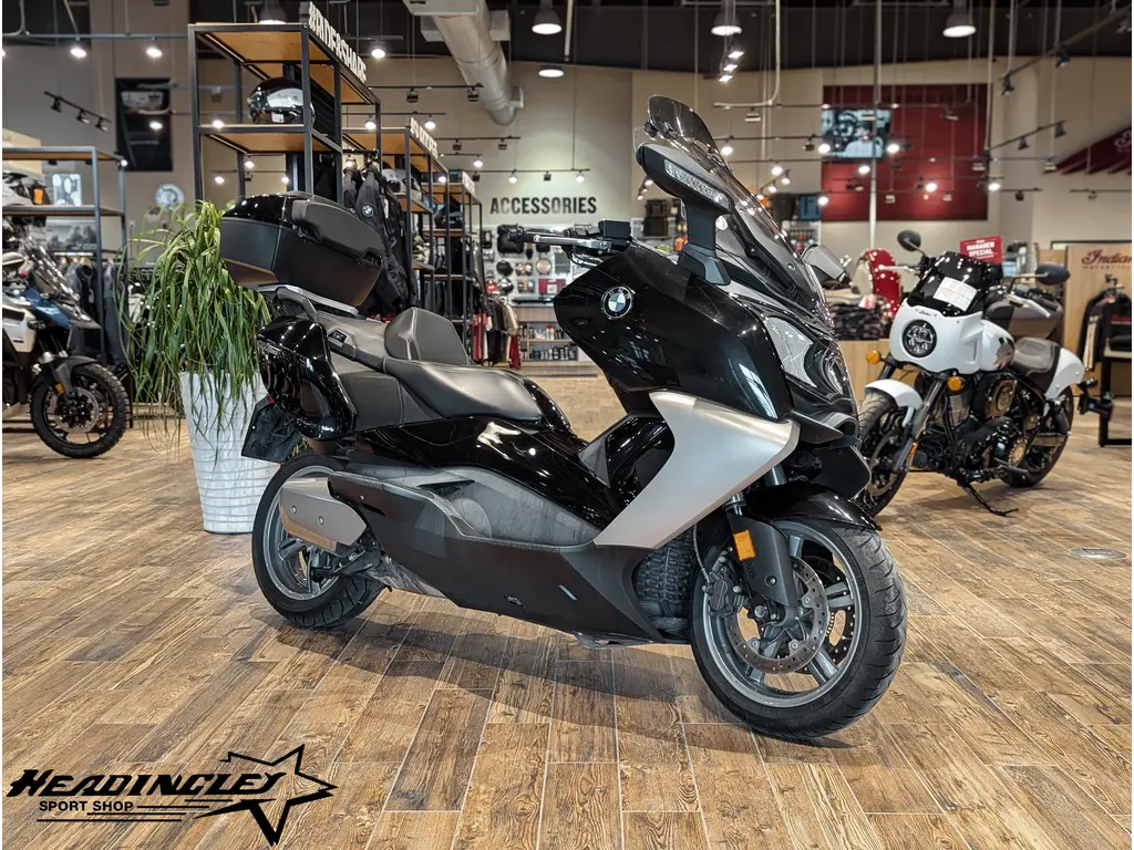 2013 BMW C 650 GT // Sapphire Black Metallic