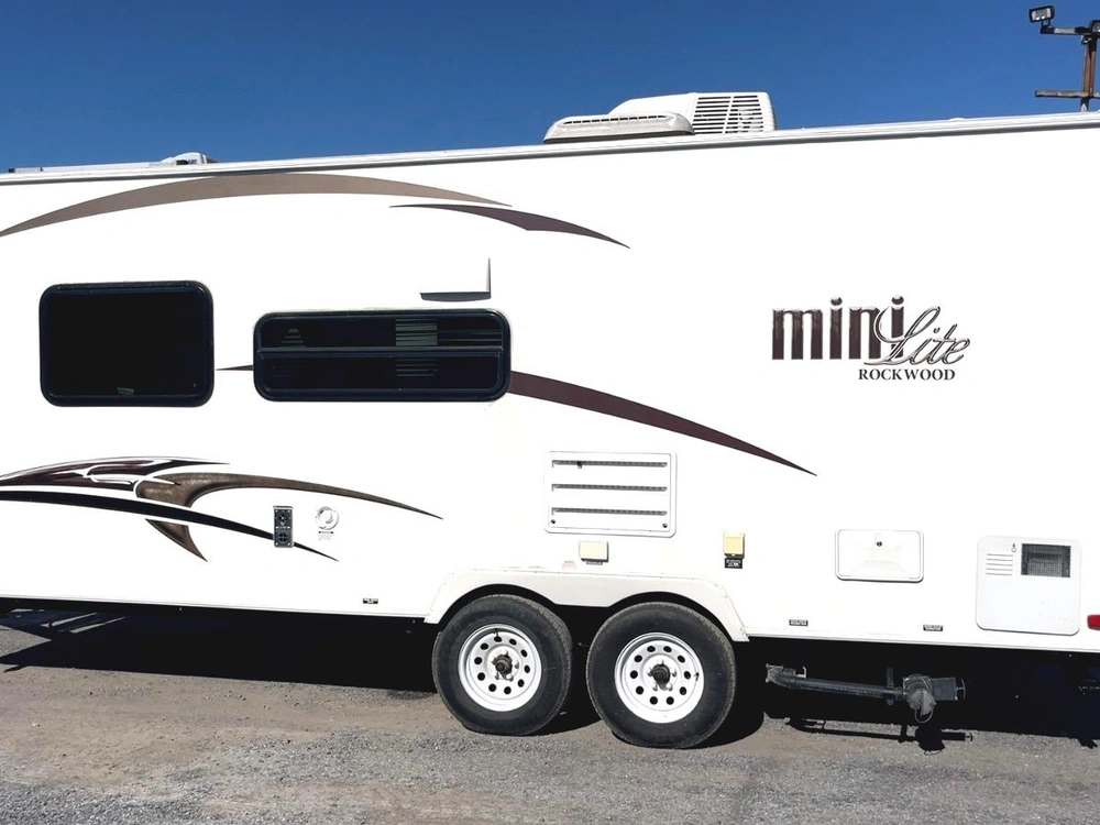 Rockwood Mini Lite 2304 2015 alt
