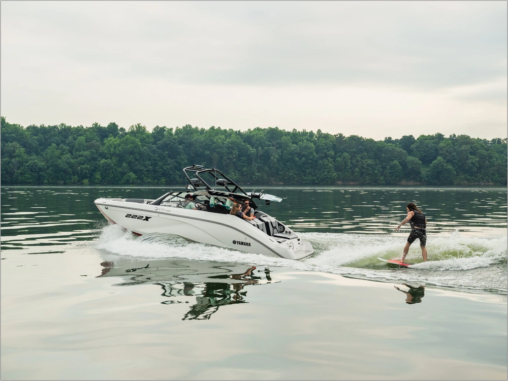 2026 Yamaha 222xd alt