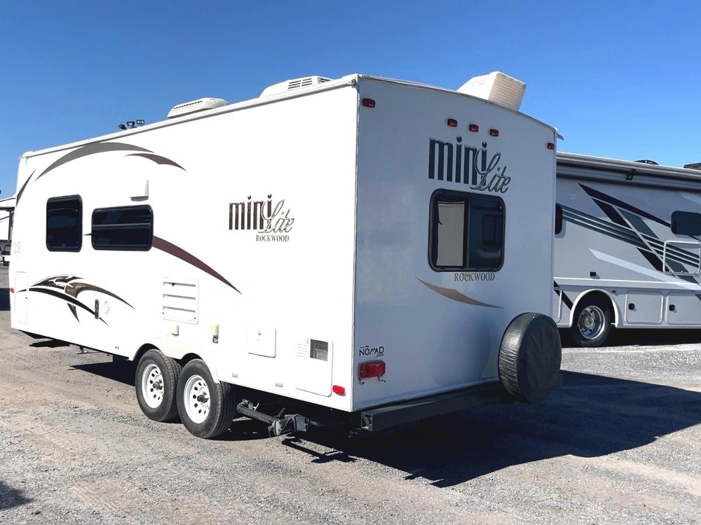 Rockwood Mini Lite 2304 2015 alt
