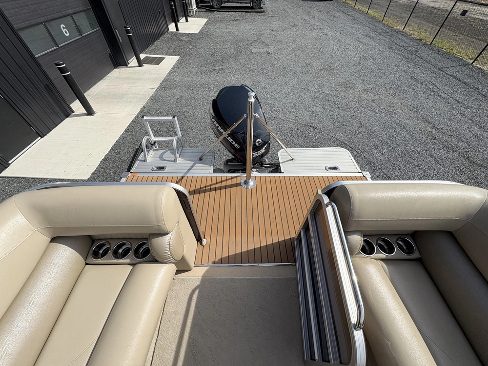 2012 Starcraft Majestic 256 alt