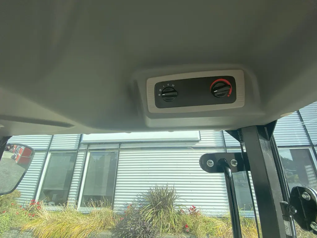 Mahindra Emax20S cab 2021