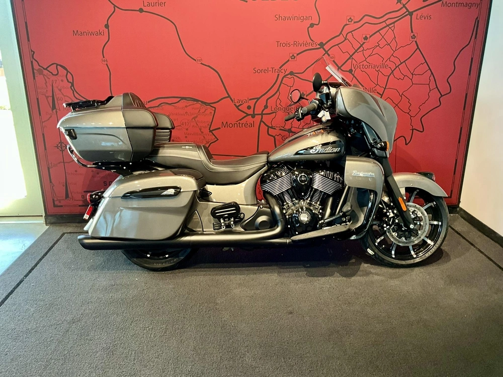 2025 Indian Motorcycle Roadmaster Dark Horse With Powerband Audio Package alt