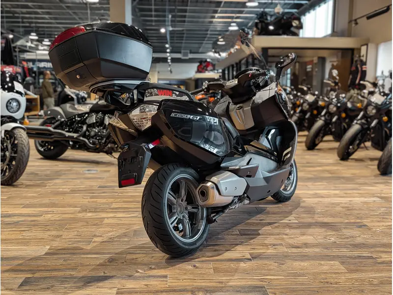 2013 BMW C 650 GT // Sapphire Black Metallic thumbnail 9