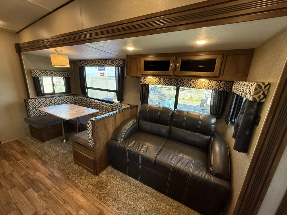 Chaparral 31bhs 2018 alt