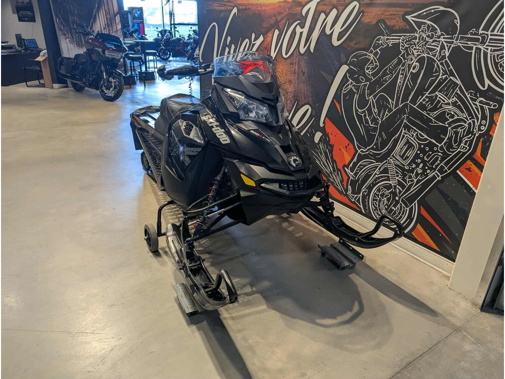 Skidoo Renegade X 800 2016 alt