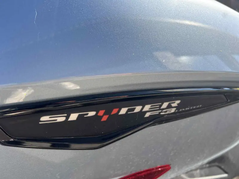 2022 Can-Am SPYDER F3T LIMITED SE6 **BAS KILOMÉTRAGE!!**