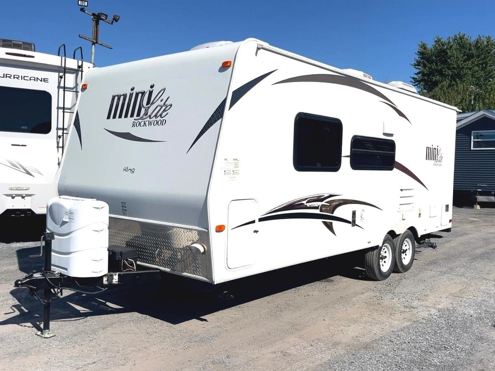 Rockwood Mini Lite 2304 2015 alt
