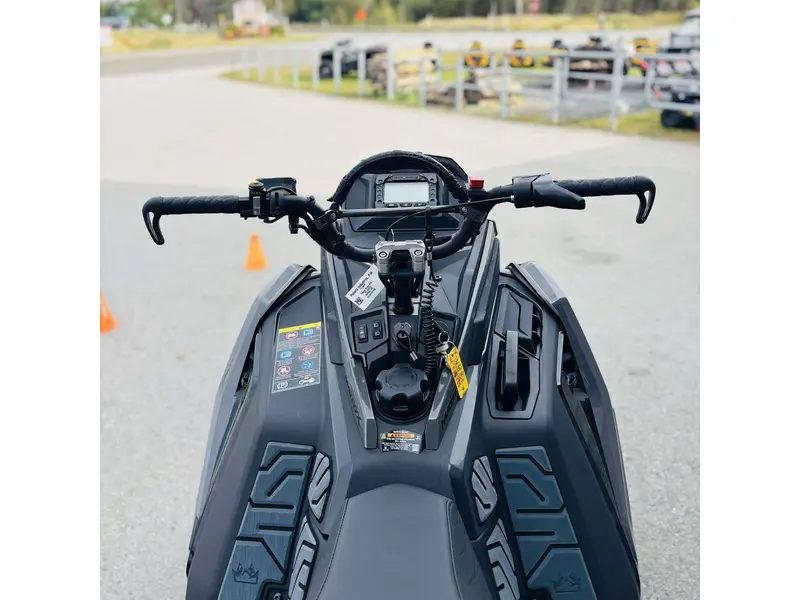 2024 Polaris 650 PRO RMK 155 S24TFK6RS