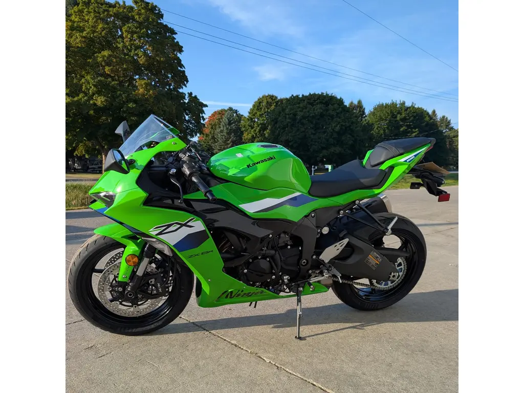 New 2026 Kawasaki Ninja ZX-6R ABS in Dorchester - Fast Track